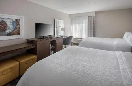 Hampton Inn Boston Logan Airport - 55