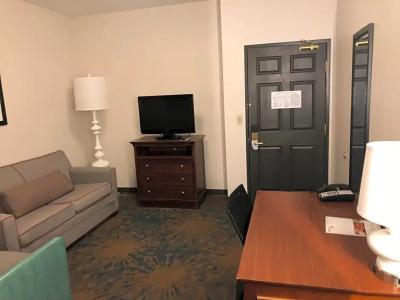 Erie Inn & Suites Solstice - 46