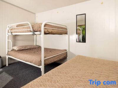 Nelson City Top 10 Holiday Park - 54