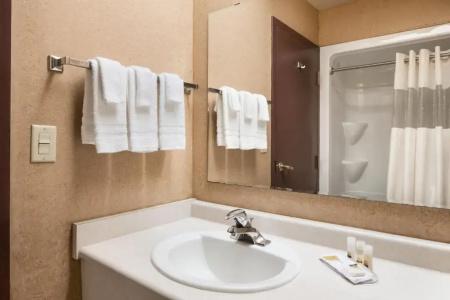 Days Inn by Wyndham - 20