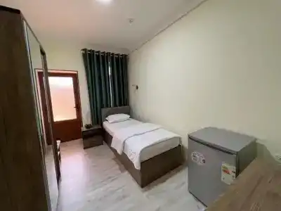 Usmon Khuja - 27
