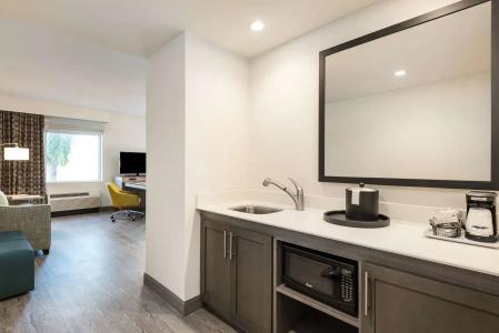 Hampton Inn & Suites Miami Wynwood Design District, Fl - 24