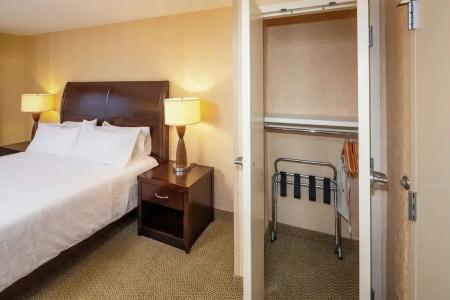 Hilton Garden Inn South - 74