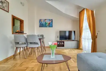 Elena - 65