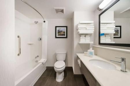 Hampton Inn & Suites Miami Wynwood Design District, Fl - 35