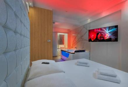 Aura Design & Garden Pool - 33