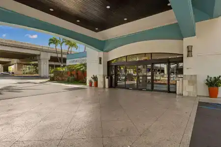 Airport Honolulu - 0