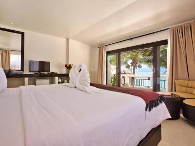 Crystal Bay Beach Resort - 2