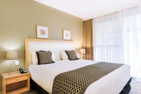 Rydges - 110