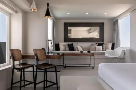 West East Suites - 85