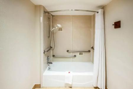 Days Inn & Suites by Wyndham - 18