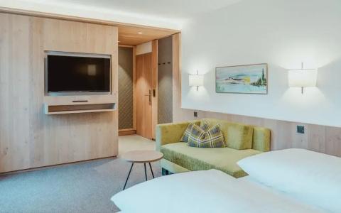 Österreichischer Hof-im Bademantel direkt in die Alpentherme - 34