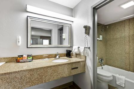 Quality Inn - 8