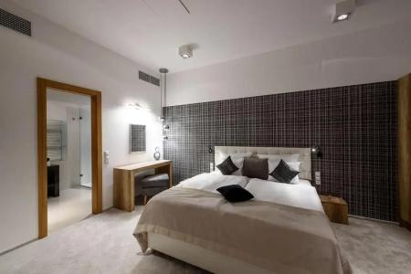 Karoly Corner Residences - 62