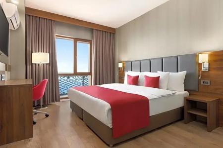 Ramada by Wyndham Van - 49
