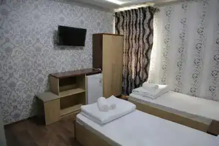 Hilton Plaza 777 - 41