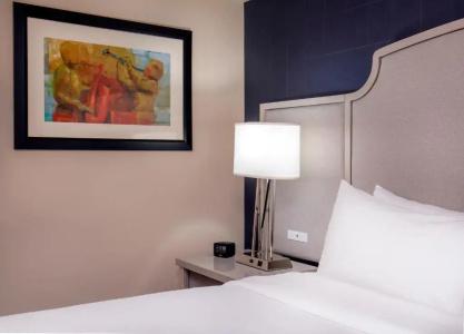 DoubleTree by Hilton Nashville Downtown - 47