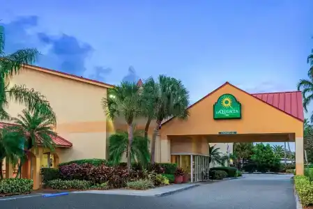 La Quinta Inn by Wyndham Ft. Lauderdale Northeast - 19