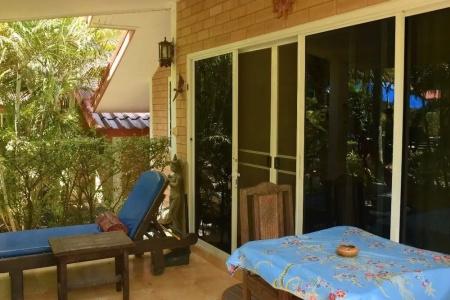 Sanuk bungalows - 8