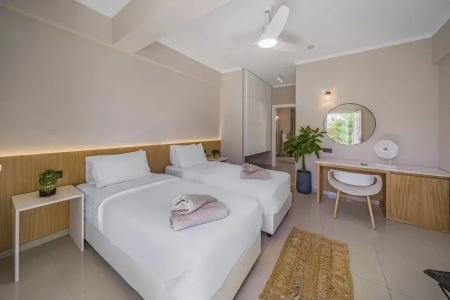 Notos Heights & Suites - 246