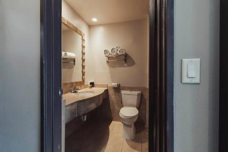 The Dixie Hollywood - 32