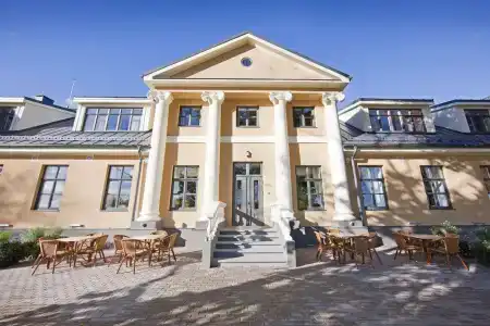 Skrunda Manor - 10