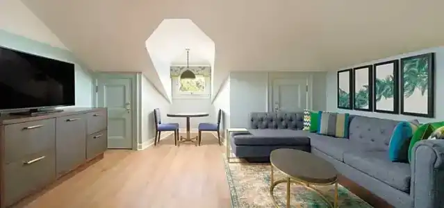Hayes Mansion - 127