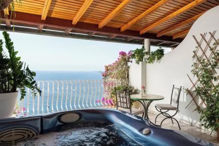 Eden Roc Suites - 338