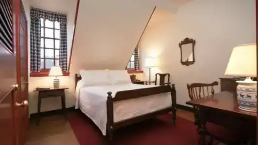 Colonial Houses - A Colonial - 8