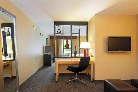 DoubleTree by Hilton Savannah Airport - 28