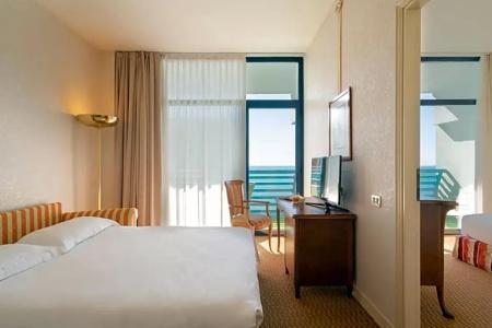 Grand Astoria - 84