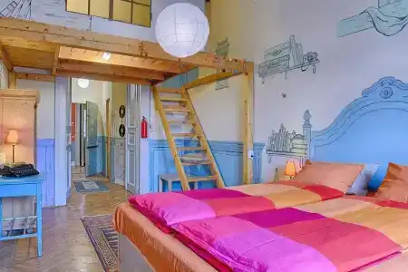 Lavender Circus Hostel, Doubles & Ensuites - 37