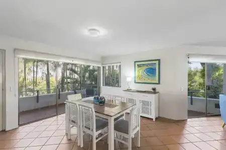 Noosa International - 53