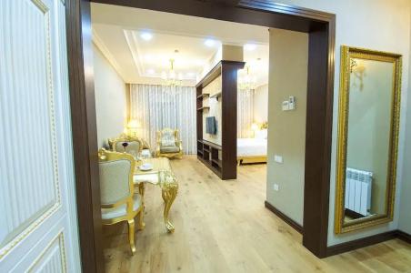 Royal Residence - 311