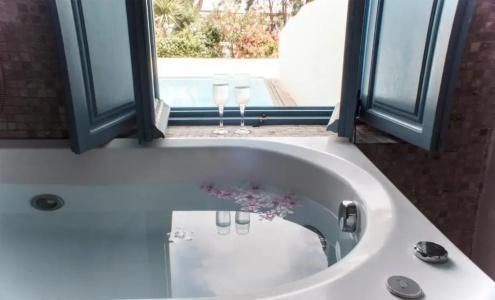 Black Rose Beach Suites - 112