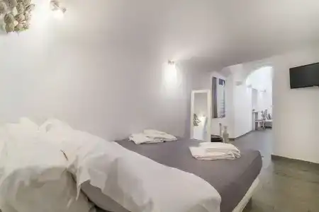 Angel Luxury Suites - 108