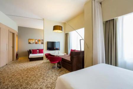 Novotel Suites Dubai Mall of the Emirates - 51