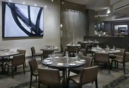 Hilton Anaheim - 23