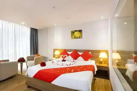Maple Leaf & Apartment - 21
