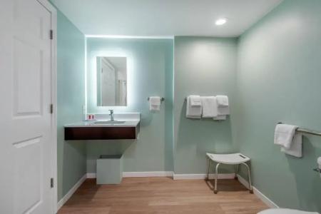 Quality Inn & Suites - 36