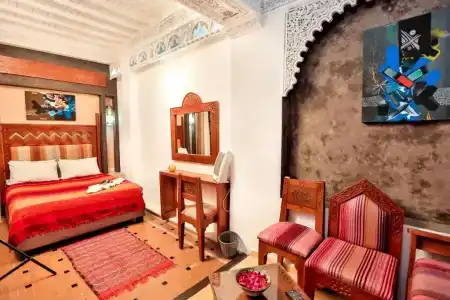 Riad Nakhla - 34