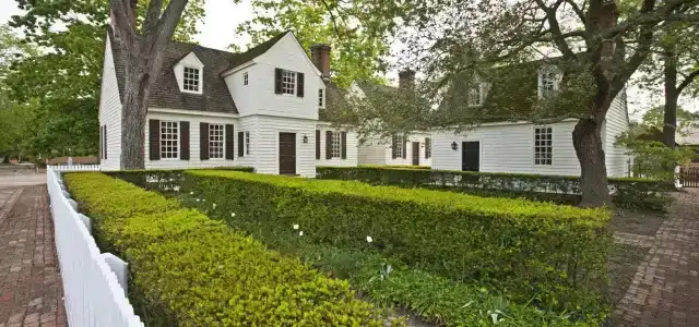 Colonial Houses - A Colonial - 12