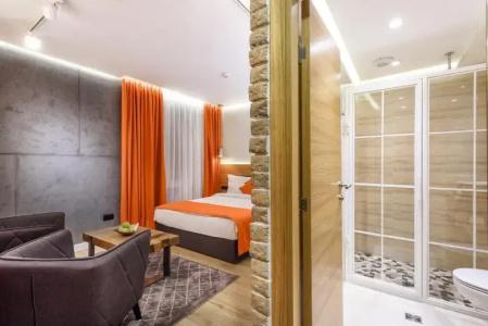 One Luxury Suites - 78