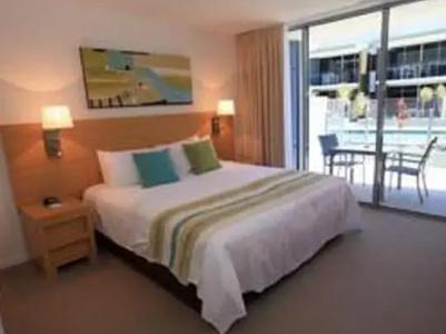 Ramada by Wyndham - 19