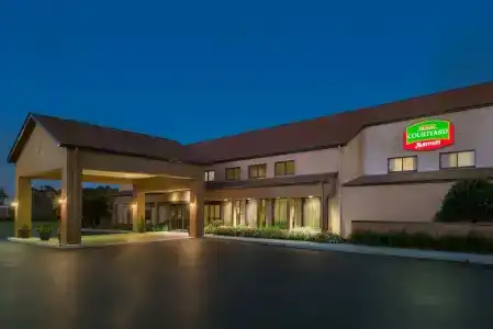 Courtyard by Marriott/Wrightsville Beach - 19