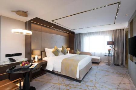 Golden Tulip Shanghai Rainbow - 55