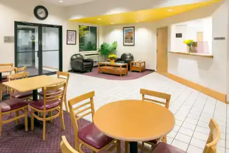 Super 8 by Wyndham - 12