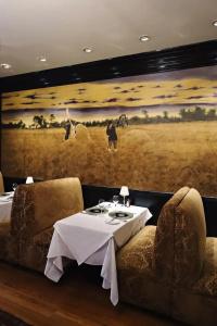 Planters Inn - - 23