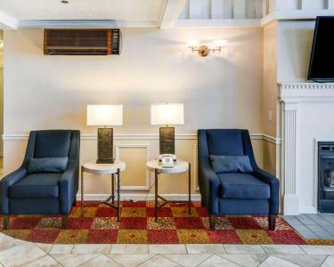 Comfort Inn - 4