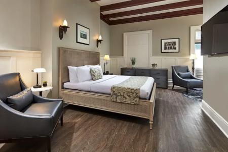 Glorietta Bay Inn - 53